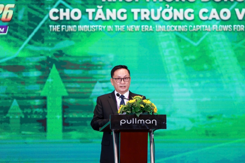 Awards seek benchmark for investment funds