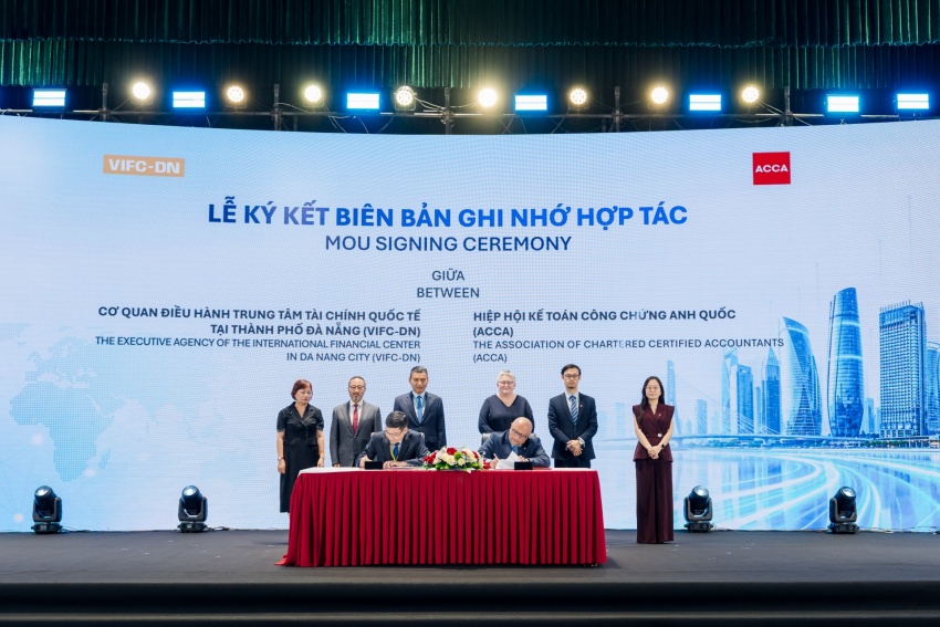 VIFC-Danang forum focuses on green finance and regulatory certainty
