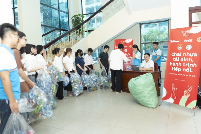 Coca-Cola Vietnam expands packaging collection programme