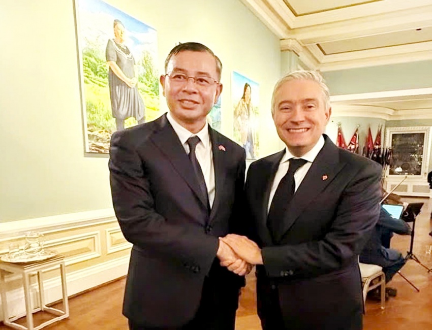 Vietnam seeks greater Canadian investment in green finance, infrastructure