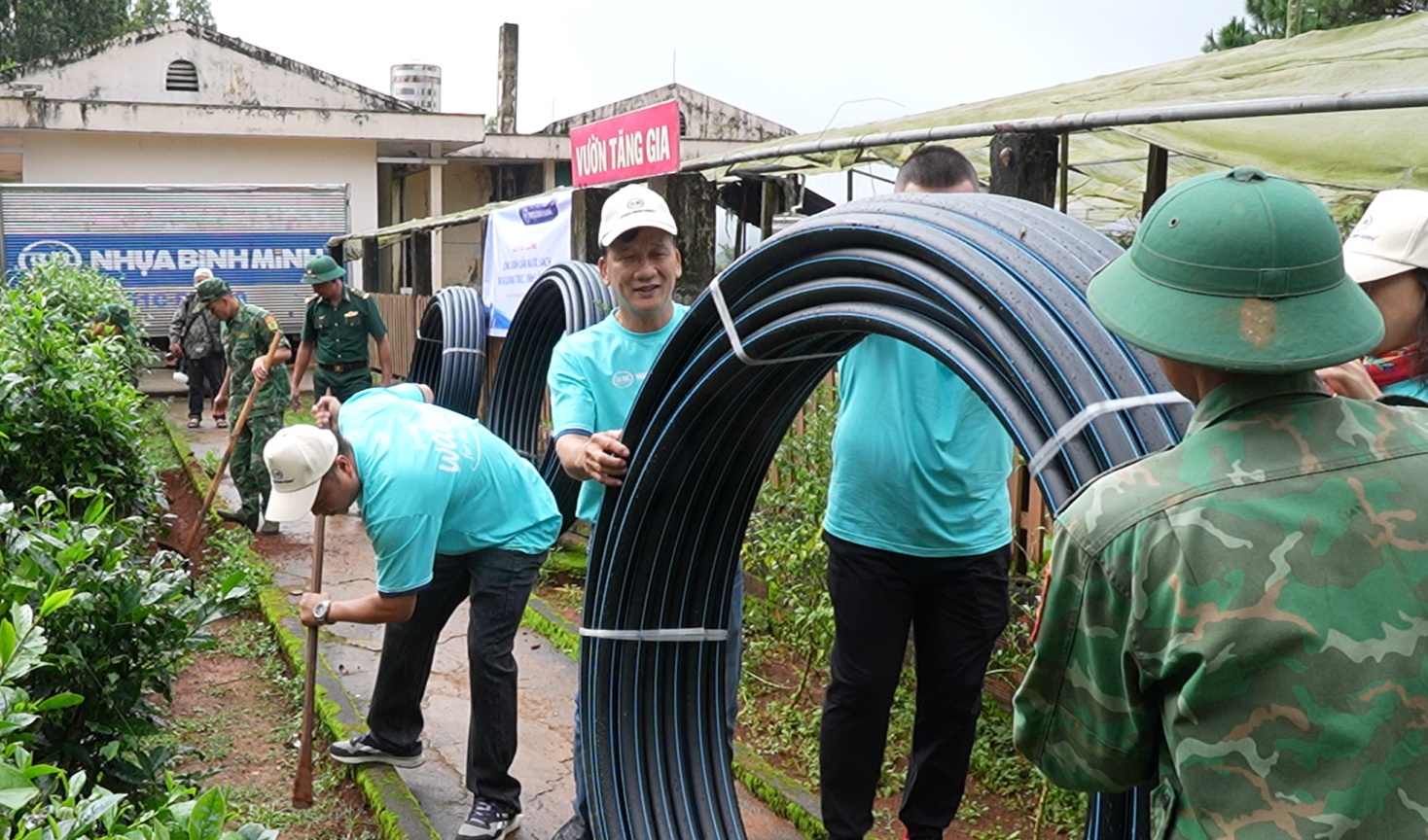 Binh Minh Plastics extends clean water project to border communities