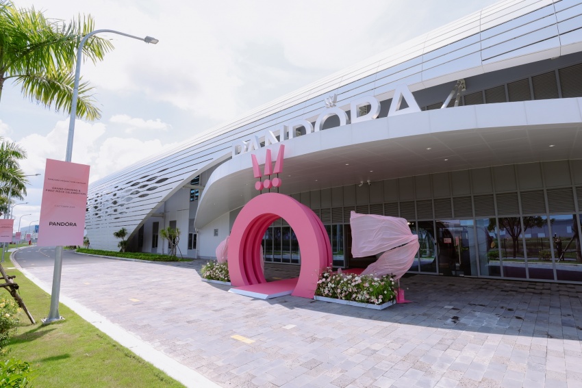 Pandora opens world’s largest fine jewellery crafting facility