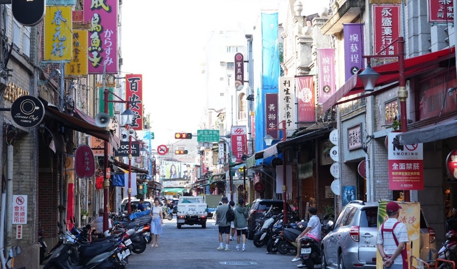 Dihua Street offers a journey through Taipei’s past and present