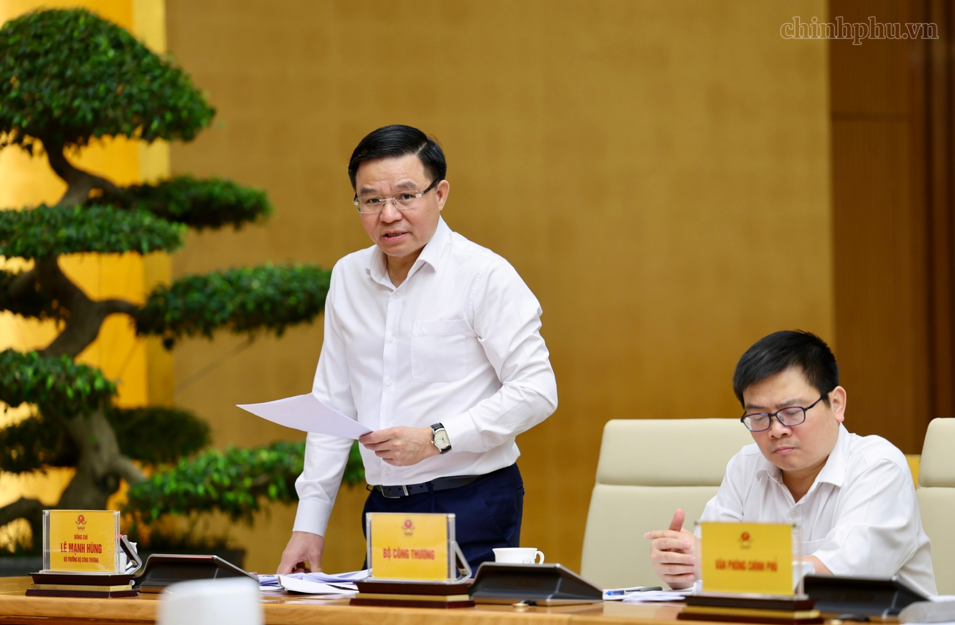 LNG power plant projects risk falling behind schedule
