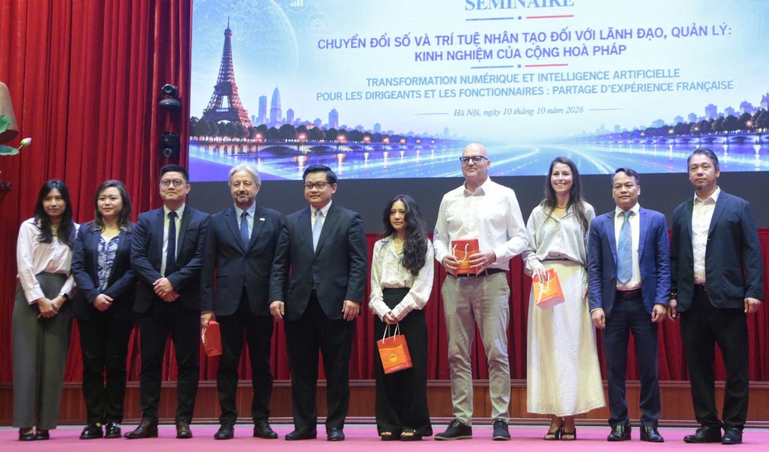 French experts share AI and digital governance insights in Hanoi