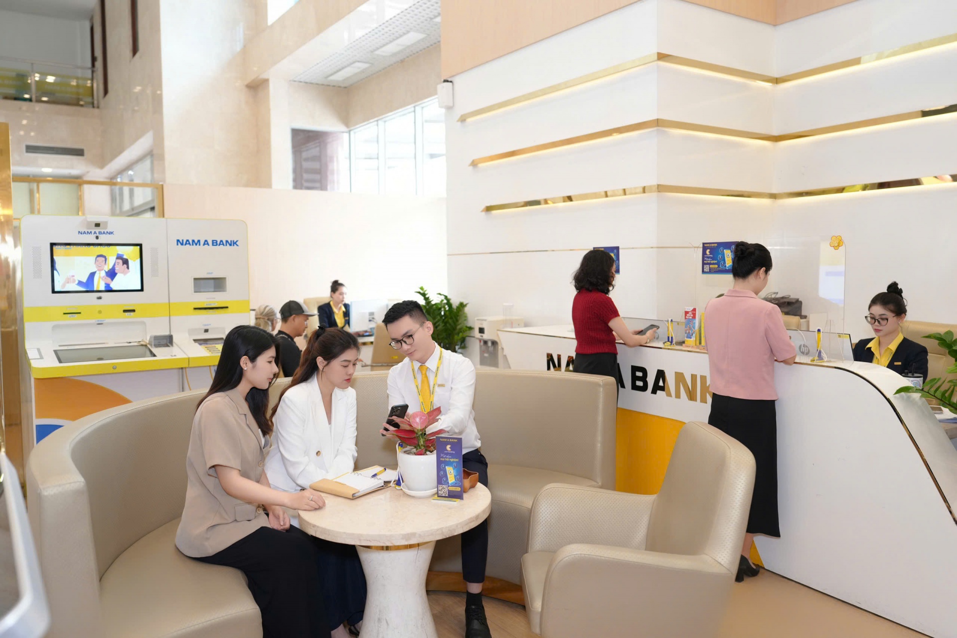 Nam A Bank named in top 10 largest listed banks in Southeast Asia