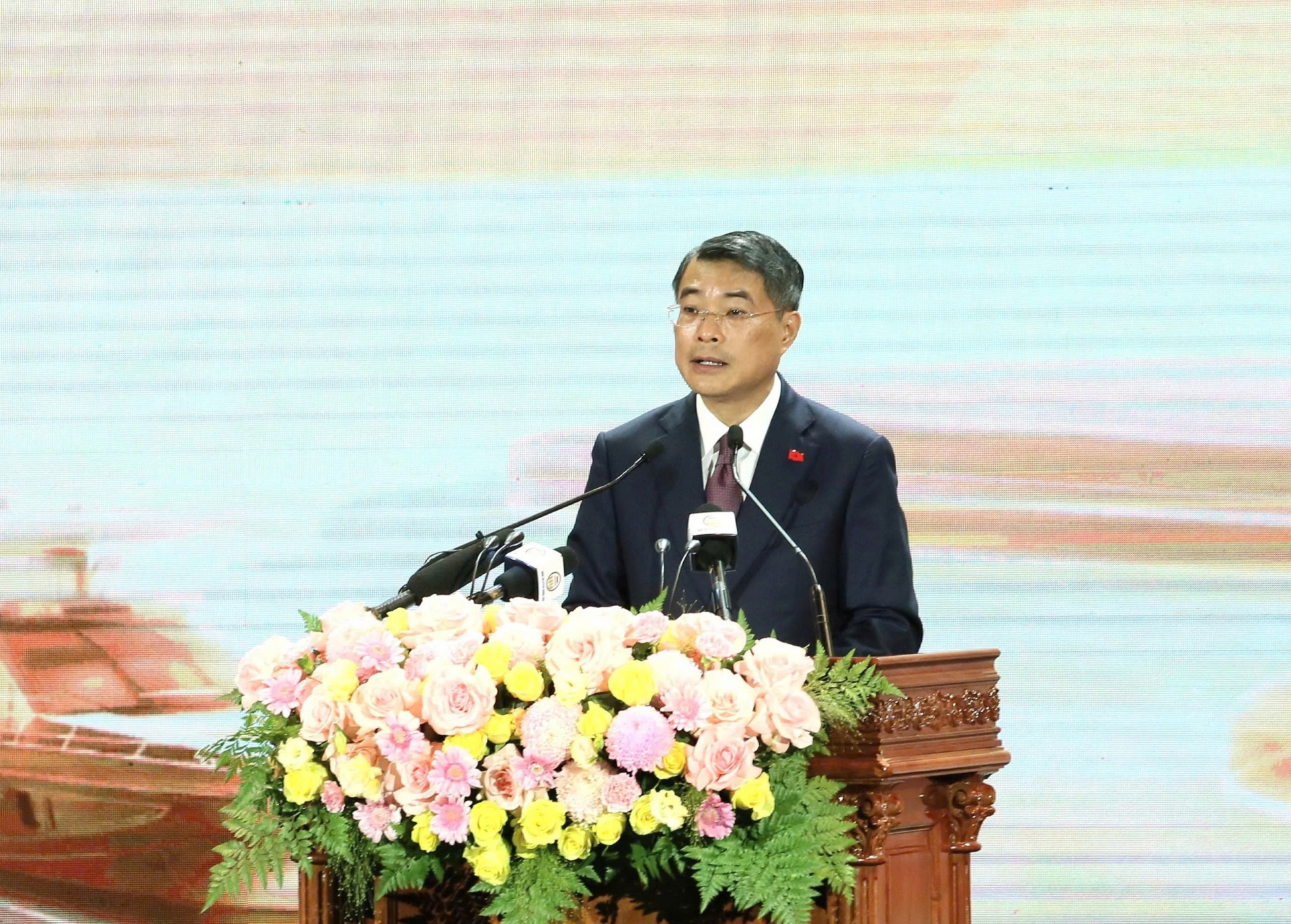 Hung Yen unveils adjusted master plan with three economic zones