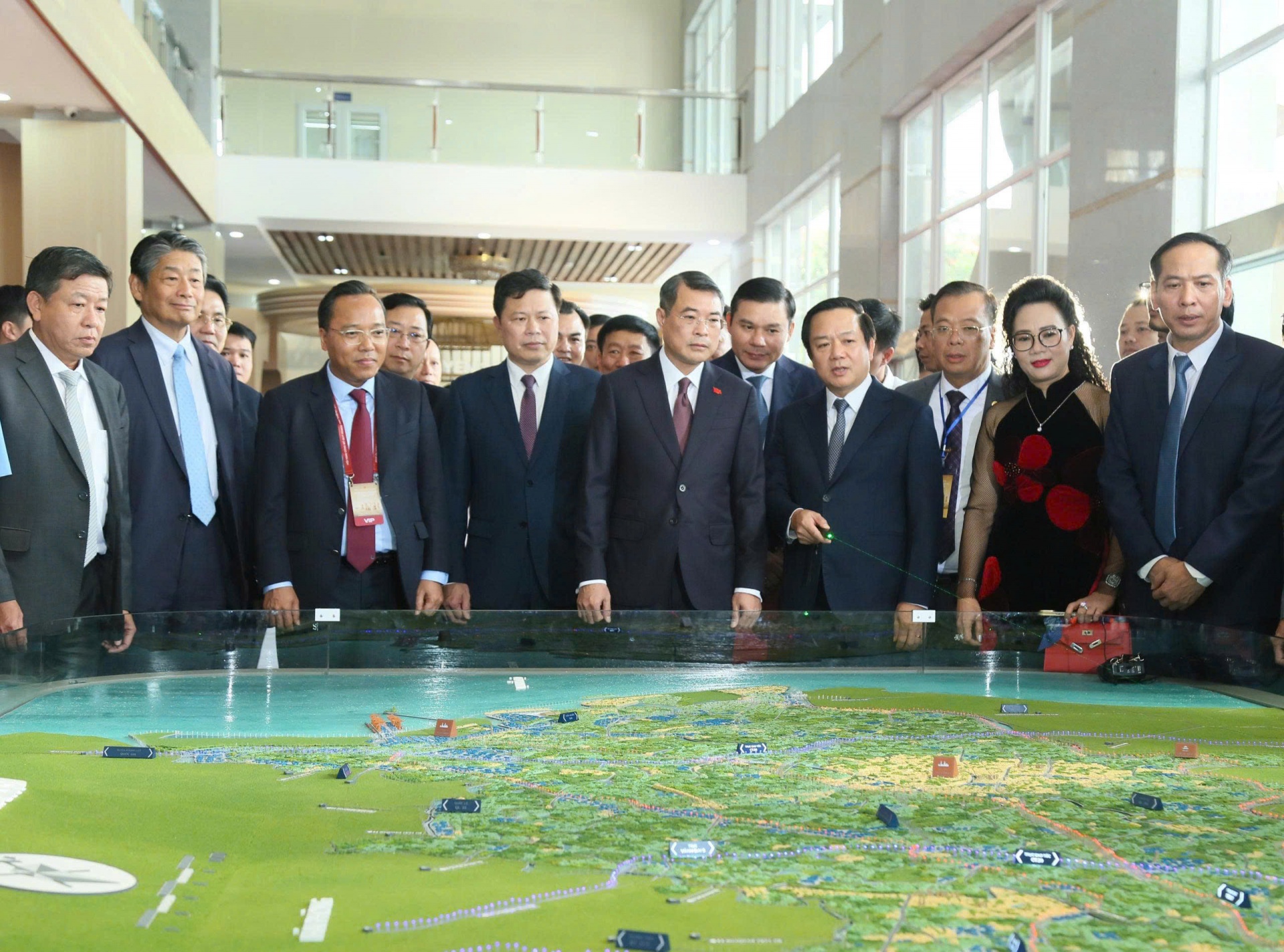 Hung Yen unveils adjusted master plan with three economic zones