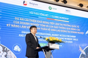 Project helps 100 shrimp and rice firms improve workplace standards