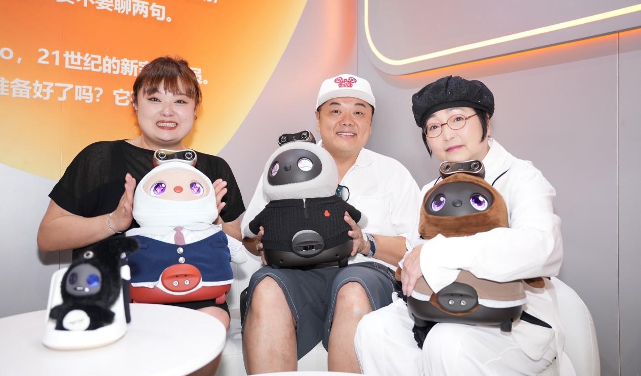 Migo Robot exhibits embodied artificial intelligence at Hong Kong fair