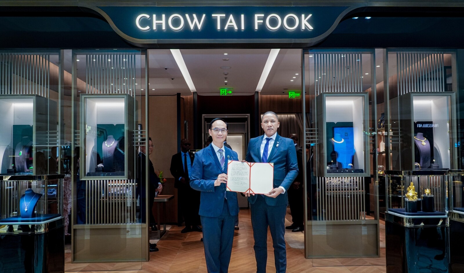 Botswana President Duma Gideon Boko visits Chow Tai Fook Beijing boutique