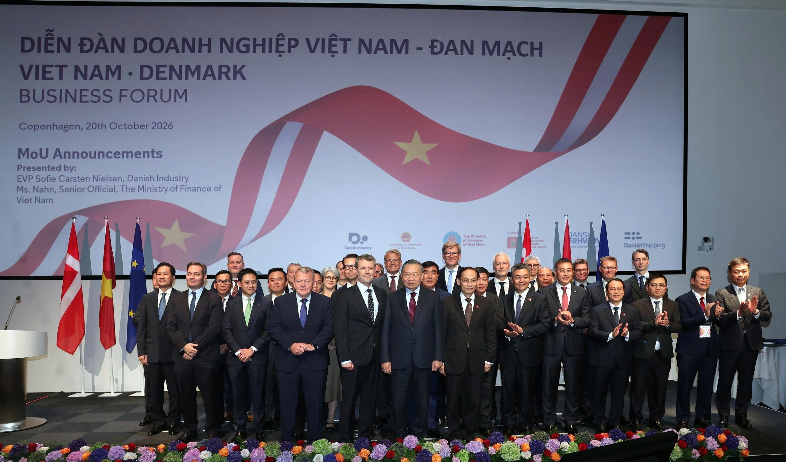 Vietnam and Denmark sign MoUs to strengthen bilateral ties