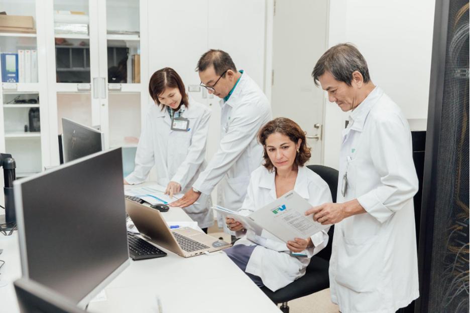 Breakthroughs in radiotherapy technology and new drugs for breast cancer treatment
