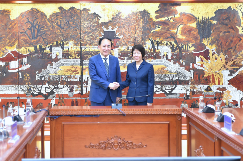 Vietnam, China seek to deepen financial and economic cooperation