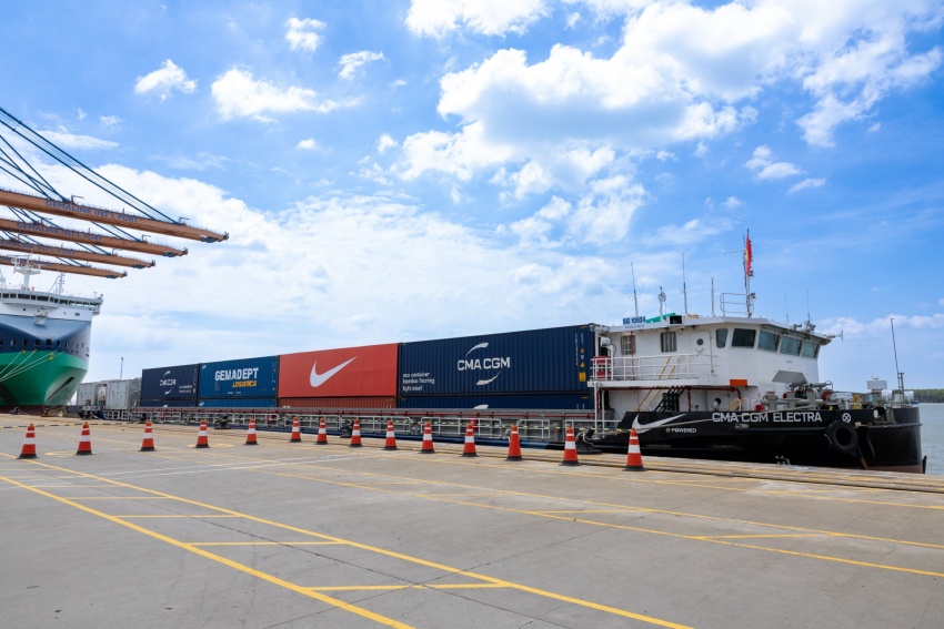 First zero-direct-emission electric barge operates in Vietnam