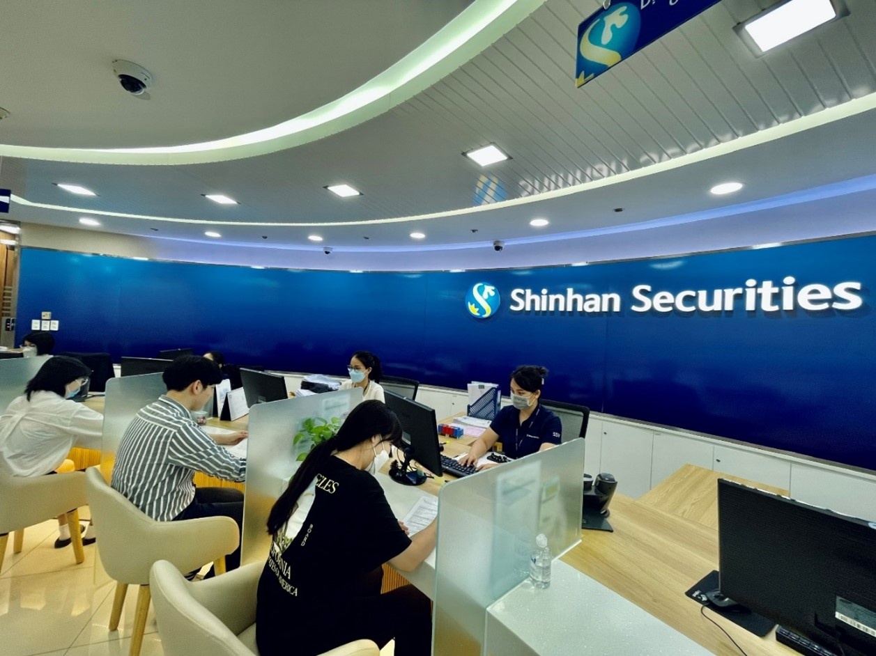 With newly raised capital, Shinhan Securities Vietnam is ready to conquer the retail market