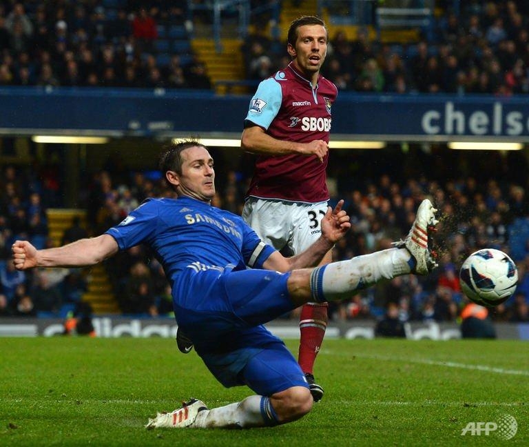 Lampard sends Chelsea third as Spurs stumble