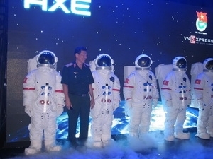 vietnamese citizens compete for trip to space