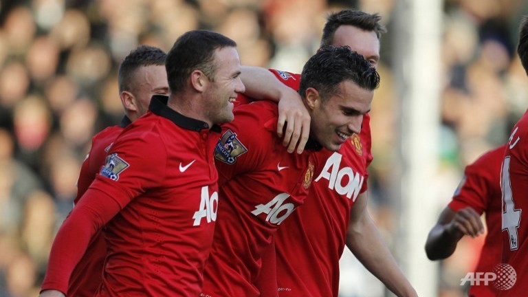 rooney van persie can lift united moyes