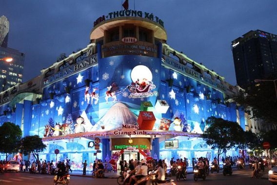 Hitachi launches the Christmas Light up 2012 event