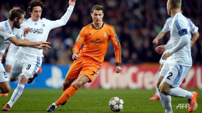 Kéo thả ảnh vào nội dung biên tập