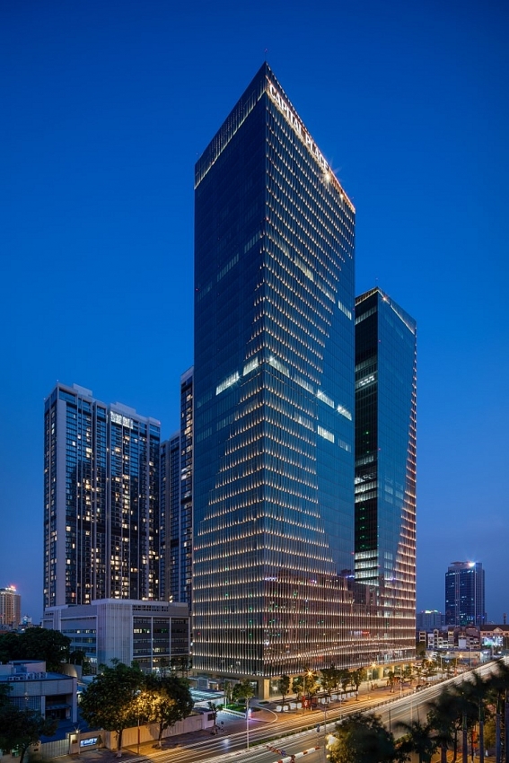 first porsche studio in vietnam at capital place