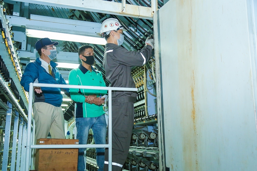 petrovietnam struggling with dual crisis of covid 19 and sharp decrease of oil price