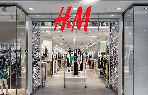 Vietnamese deal hunters expect massive clearance sale from H&M