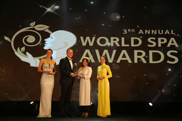 vietnams flagship vacation paradise showered with titles in world travel awards 2017
