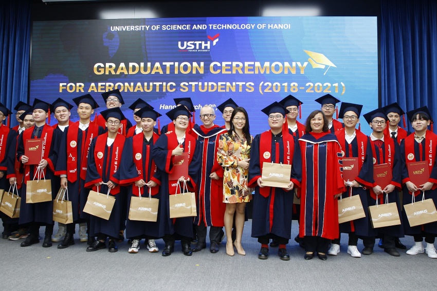 USTH Aeronautics Department welcomes first graduates in Hanoi