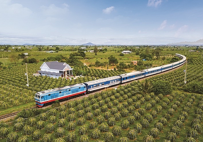 vietnam railways only operates a couple of trains from april 1 on covid 19 fight