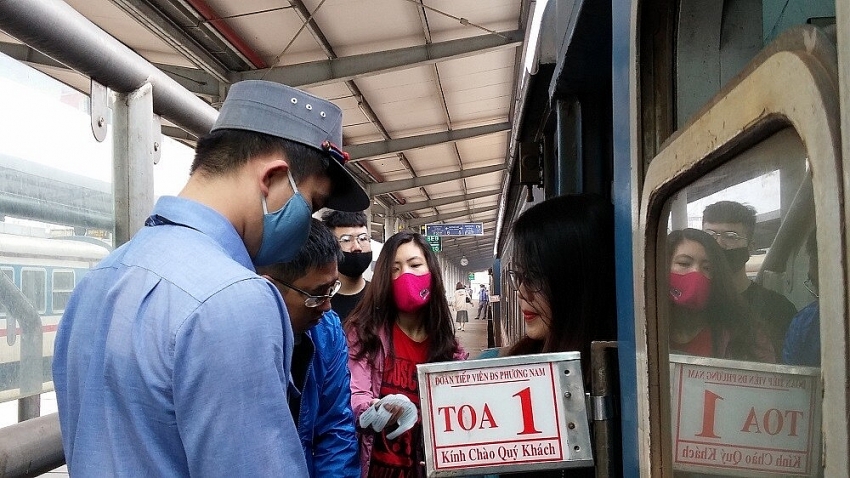 vietnam railways only operates a couple of trains from april 1 on covid 19 fight