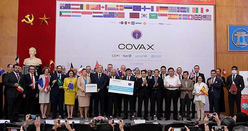 first shipment of over 800000 covid 19 vaccines from covax facility arrives in vietnam