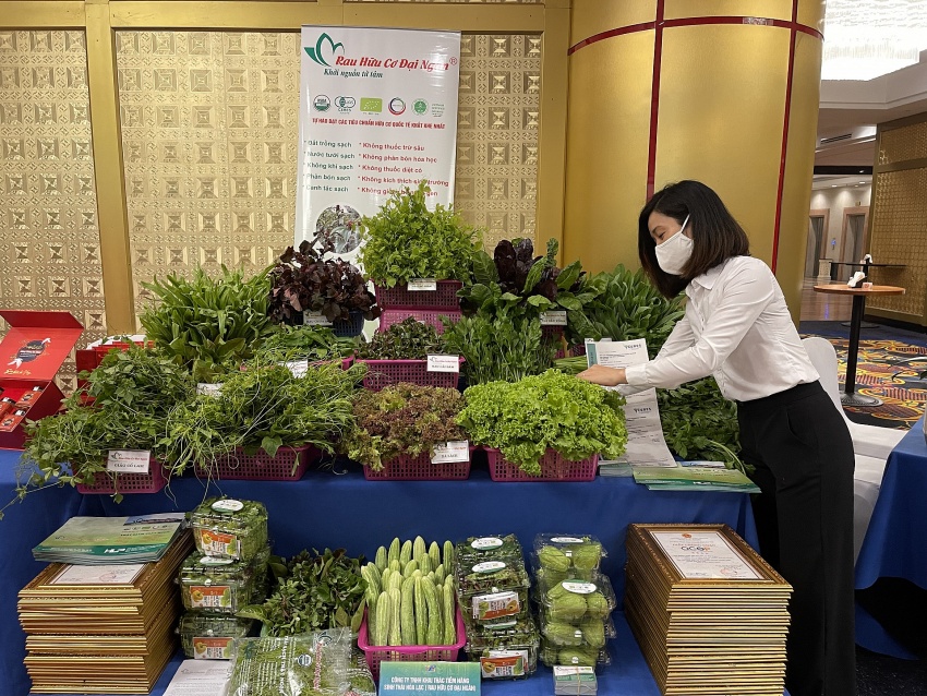 Hanoi promotes investment in high-tech agriculture