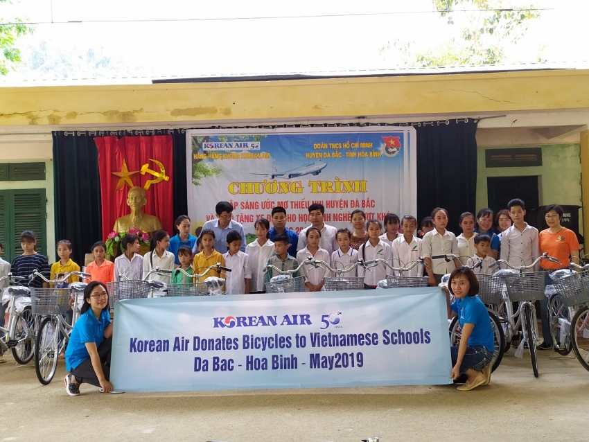 korean air donates bicycles to vietnamese schools korean air the larges