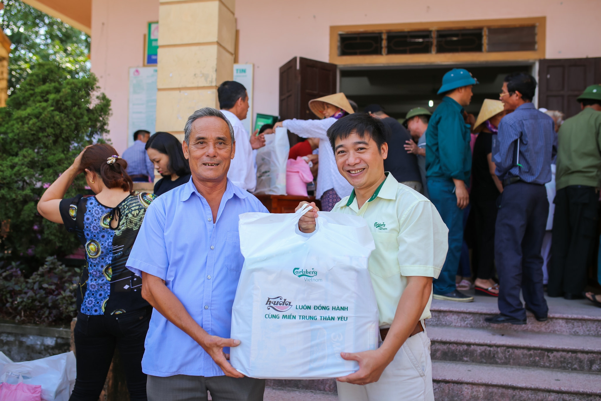 Carlsberg Vietnam supports storm-hit people in Central Vietnam