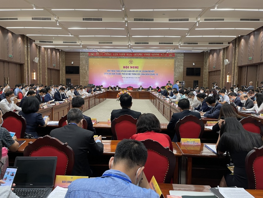 Hanoi commits to strong support for business recovery