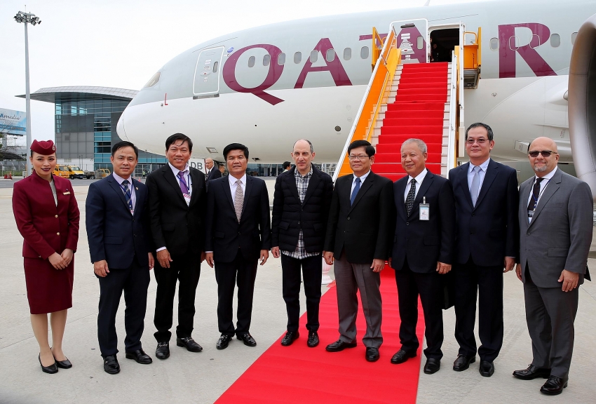 qatar airways breaks into central vietnam with new route to danang