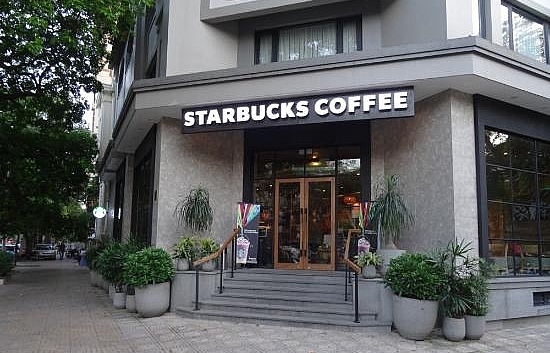 Starbucks, Coffee Bean, and Tea Leaf losing to Vietnamese chains