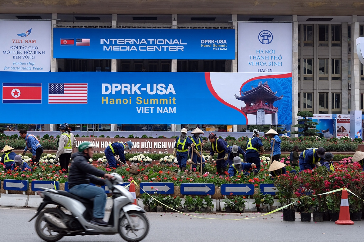 Hanoi to celebrate the DPRK-US Hanoi Summit with flags and flowers