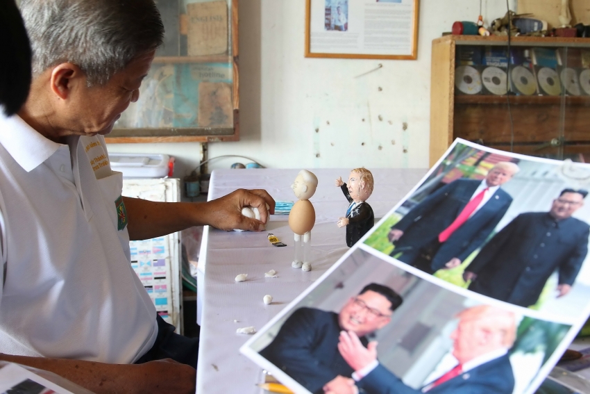 north korean and us leaders brought to life in eggshell figurines