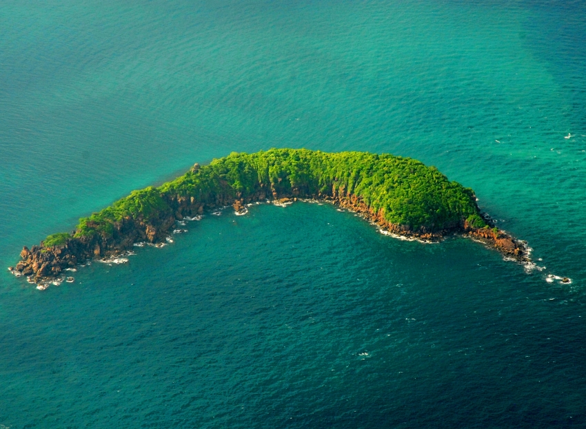 feast your eyes on unique photos of vietnams islands and coasts