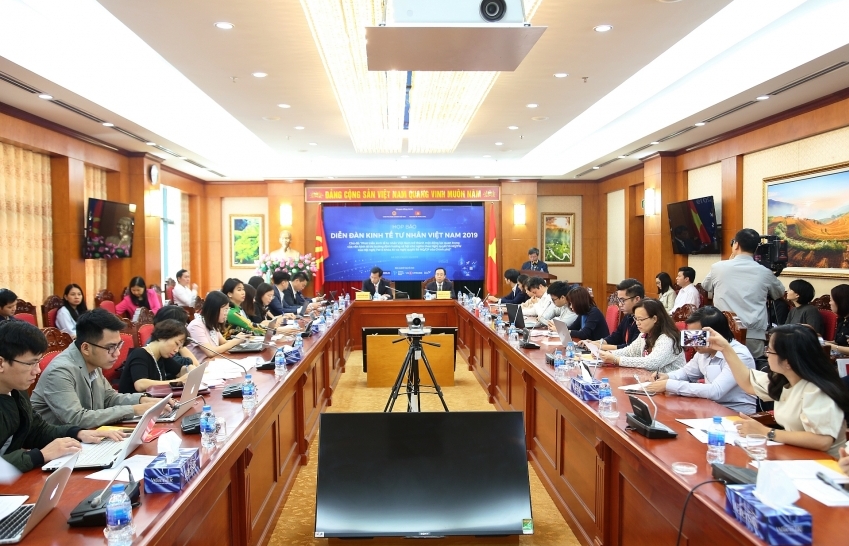 Hanoi event to promote private sector development
