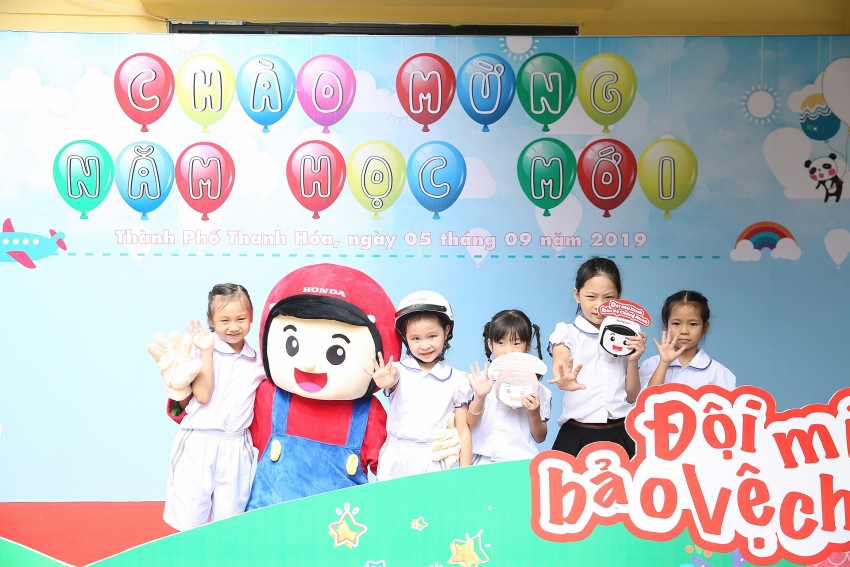 helmet giving programme for first grade students nationwide