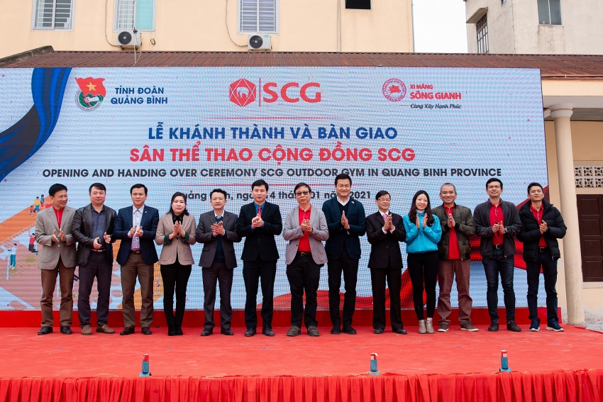 scg builds outdoor community gym in quang binh