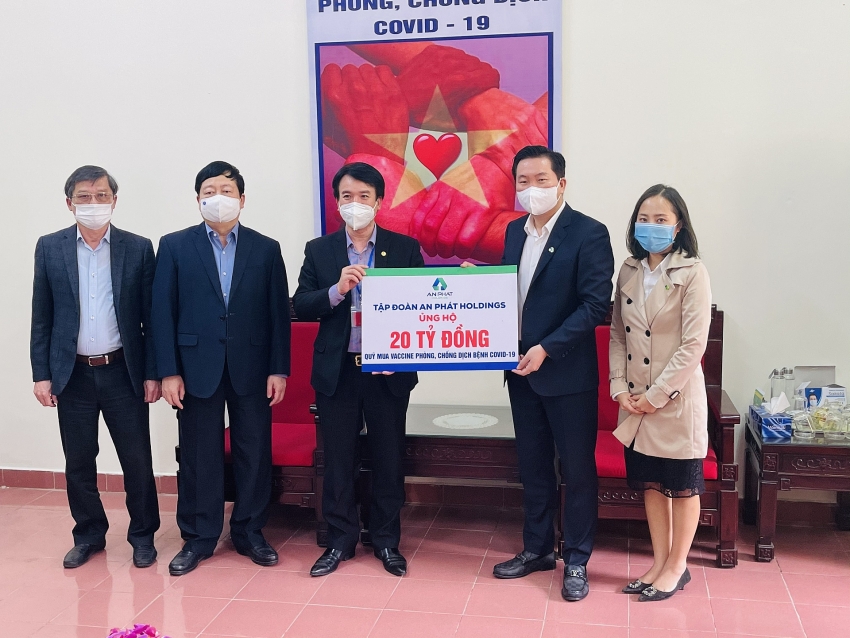 an phat holdings donates 870000 to support covid 19 fight in hai duong