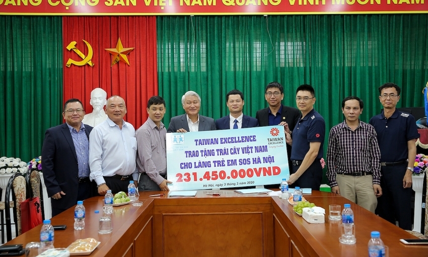 Taiwan Excellence donates fruits to SOS Children's Village Hanoi