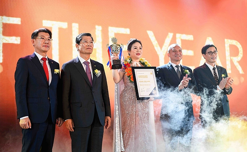 hanwha life vietnam pledges long time commitment to vietnam on its 10th anniversary