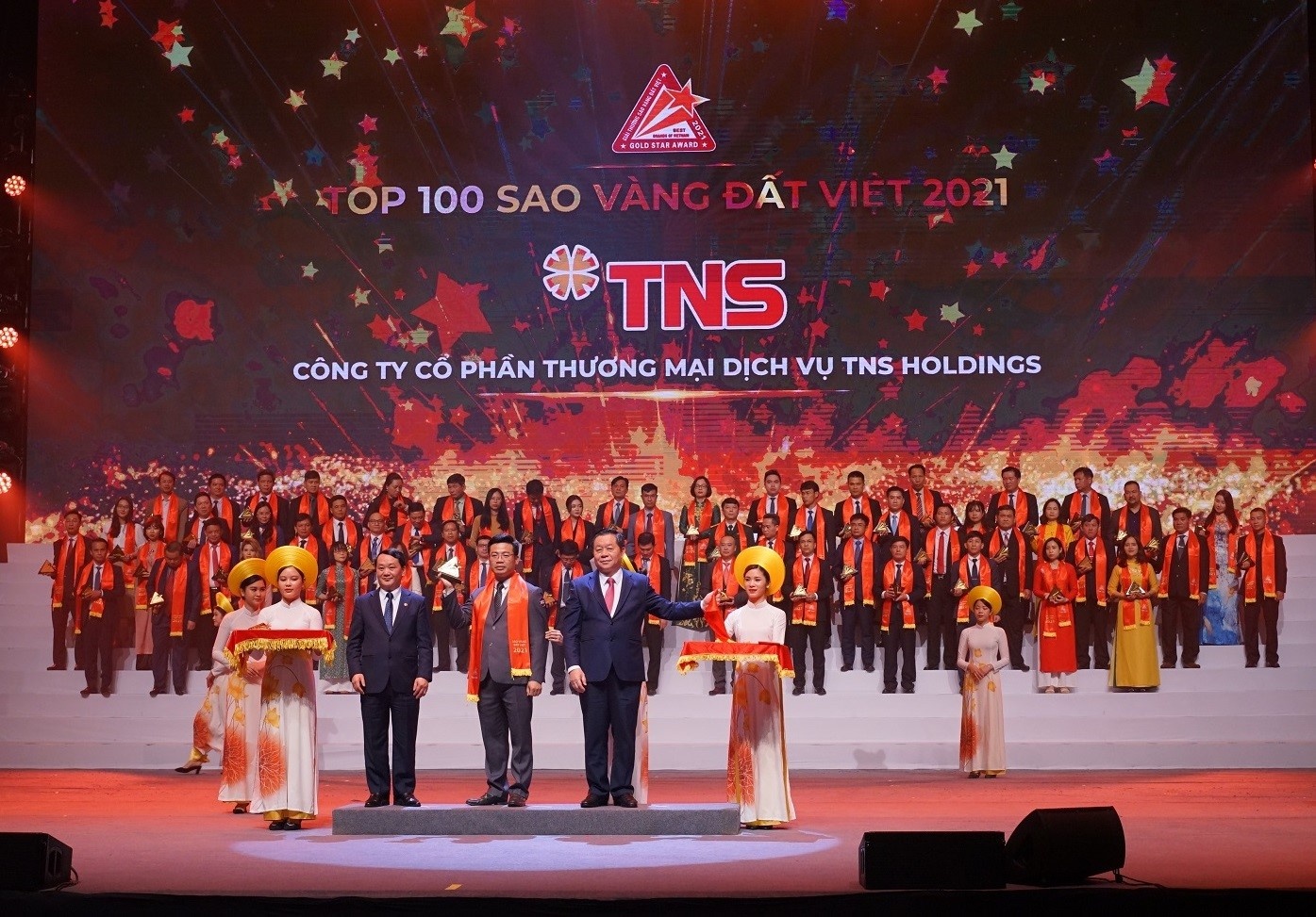 TNG Holdings Vietnam shines at Vietnam Gold Star Awards 2021