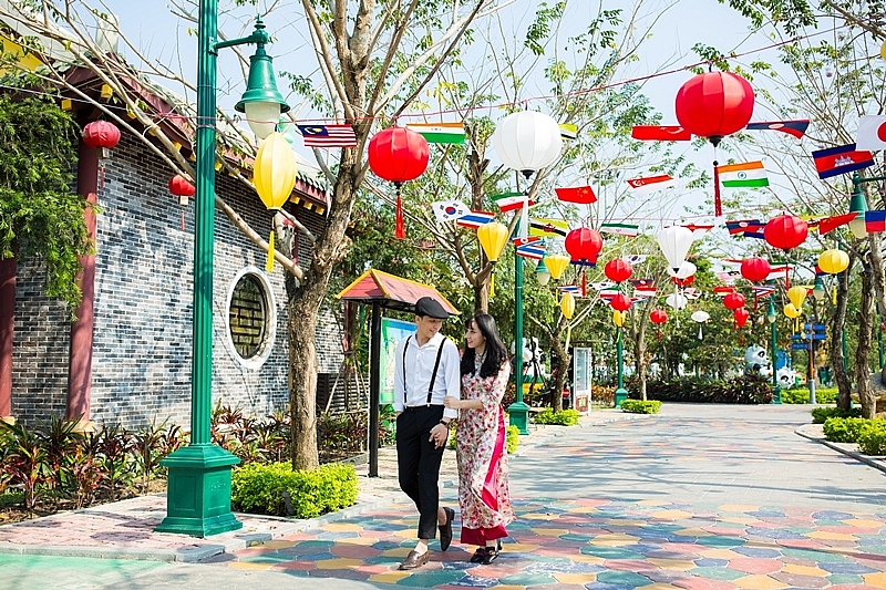 highly modern theme parks strive to honour traditional cultural values